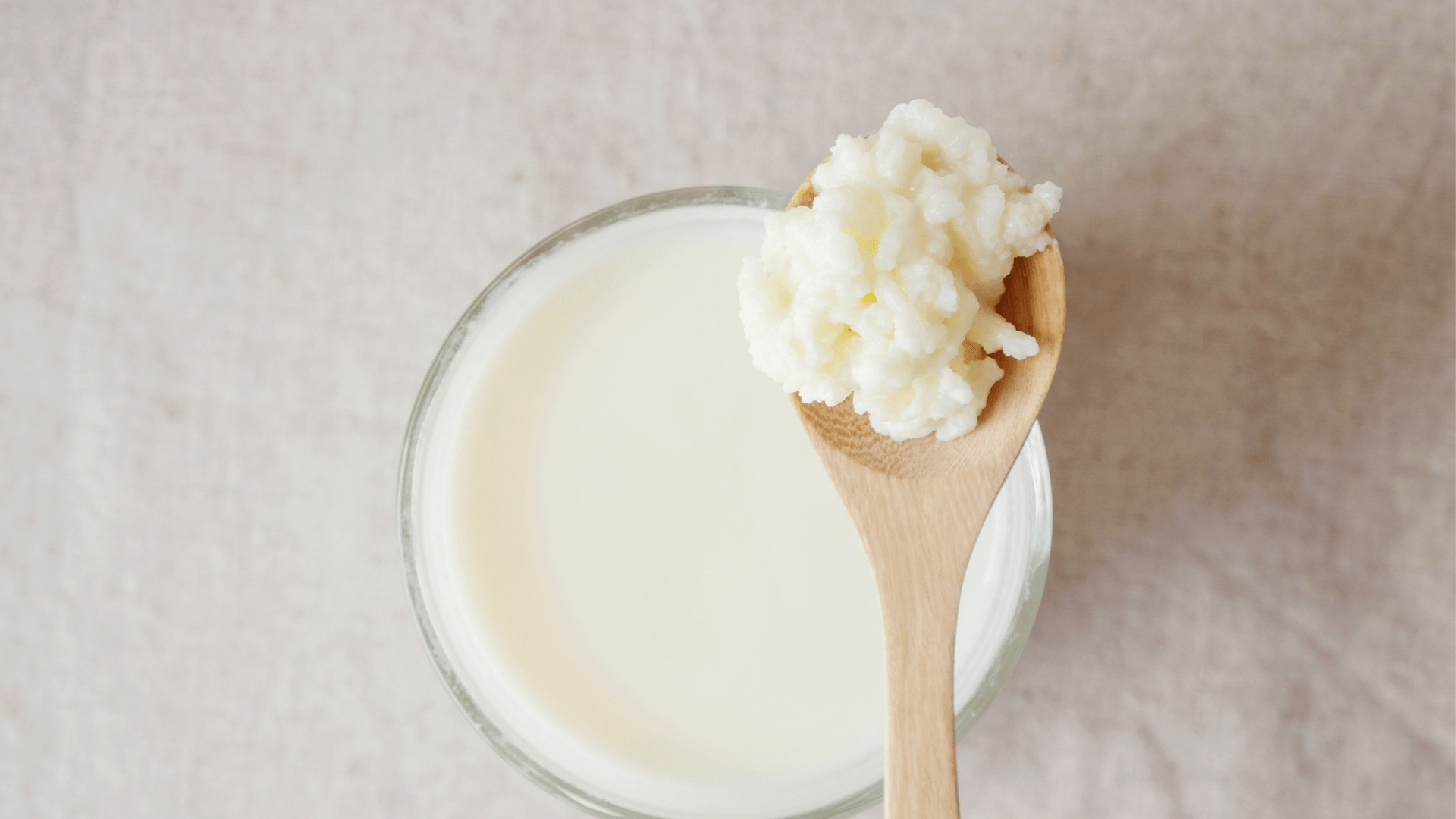 Darum ist Kefir gesund und so kannst du ihn selber herstellen - myBioma