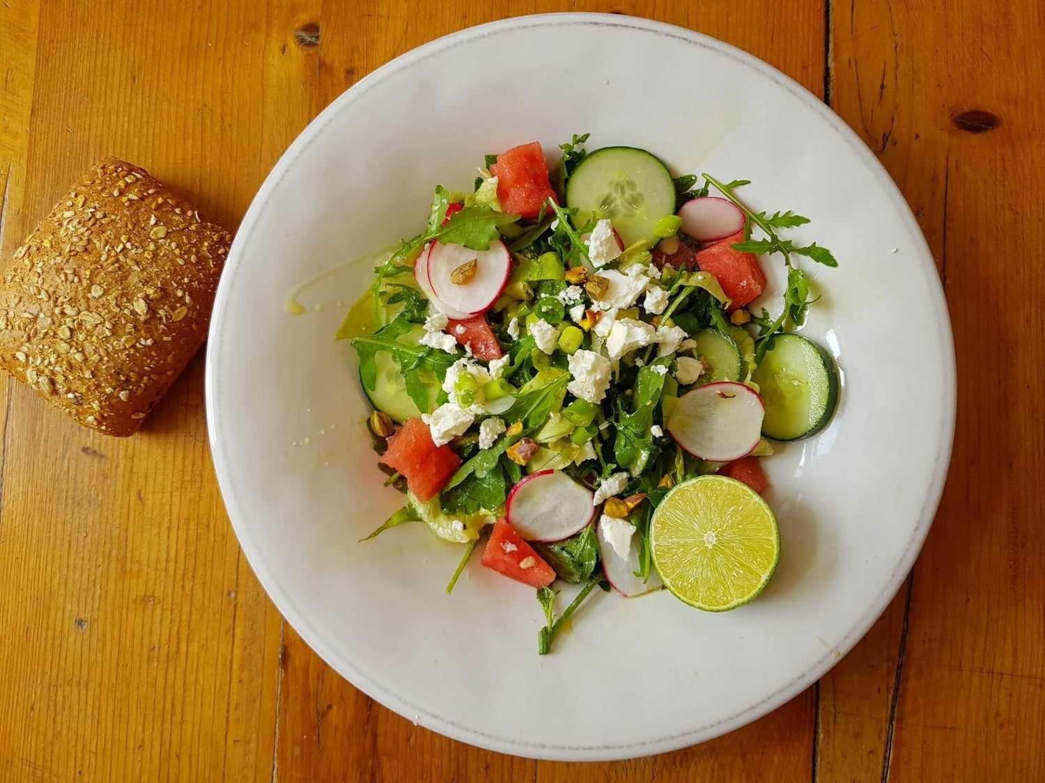 Erfrischender Sommersalat mit Wassermelone - myBioma