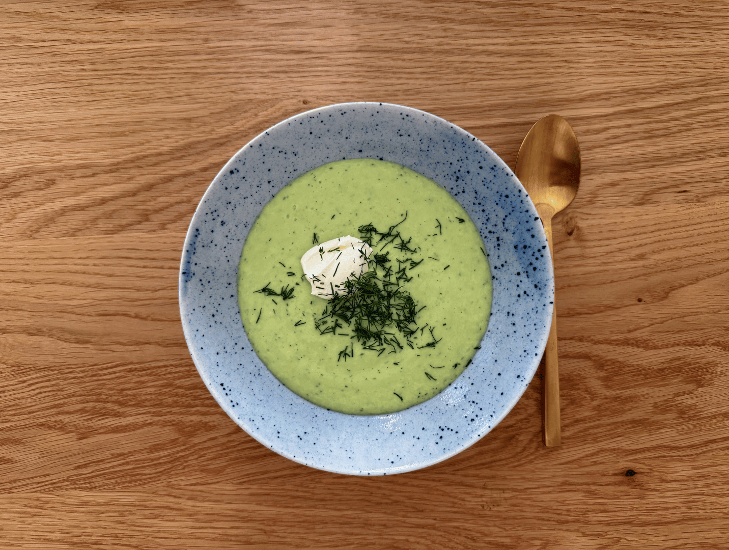 Kalte Gurken-Avocado-Suppe mit Joghurt & Dill - ein darmgesundes und schnelles Sommer-Rezept - myBioma