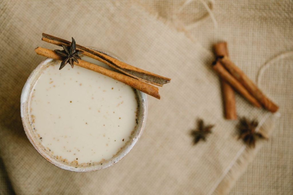 Moon Milk – Rezept für einen erholsamen Schlaf - myBioma