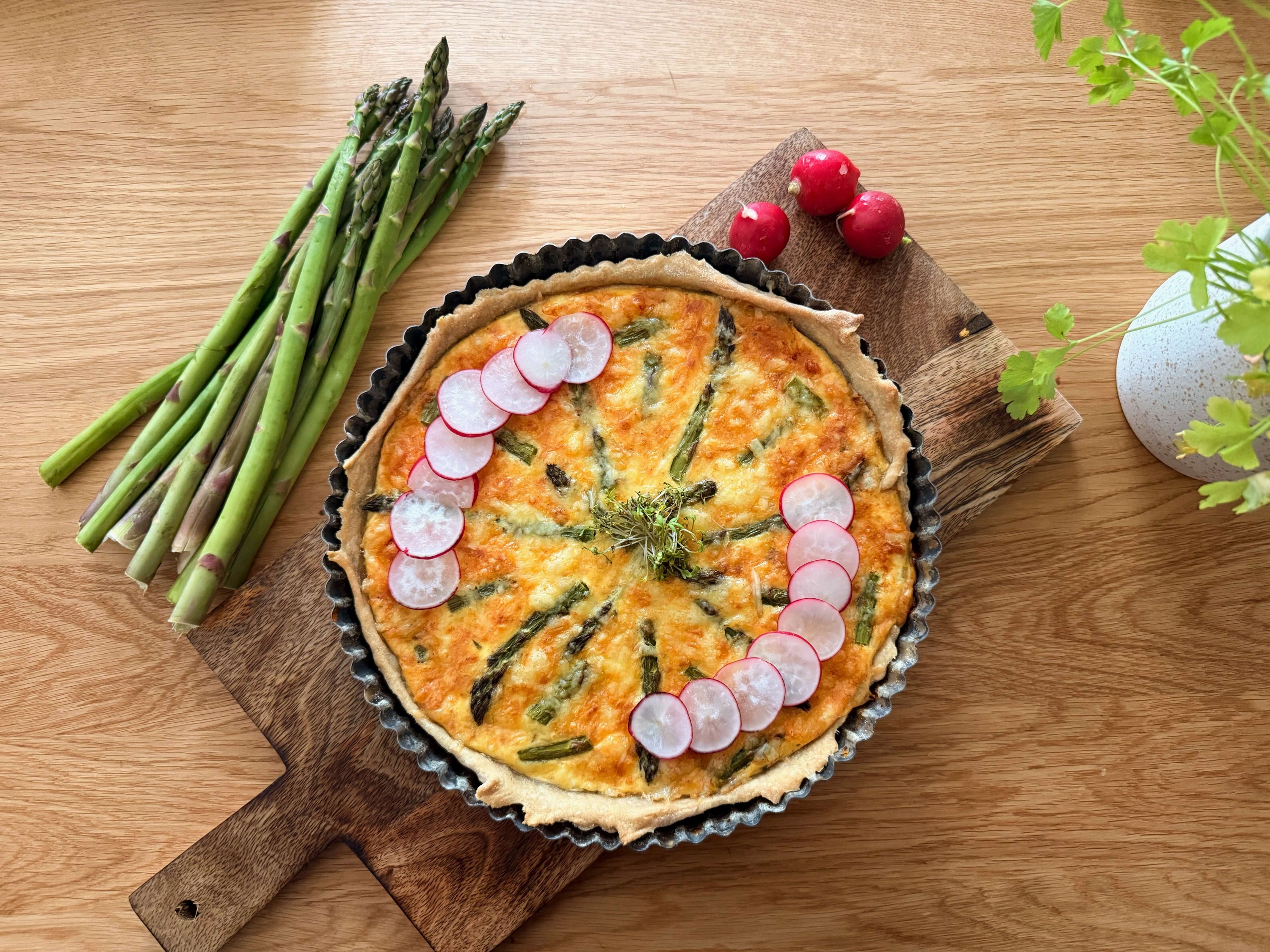 Spargel-Quiche: Unser liebstes, darmgesundes Frühlingsrezept - myBioma
